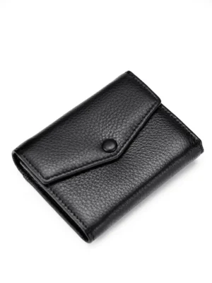 Жіночий шкіряний гаманець чорного кольору